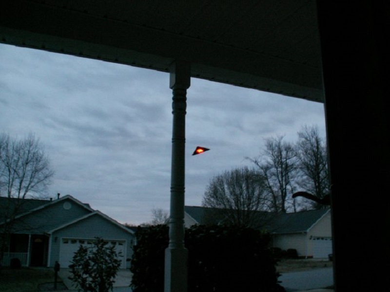 The Phoenix Lights: A Massive UFO Sighting in 1997 The Phoenix Lights: A Massive UFO Sighting in 1997